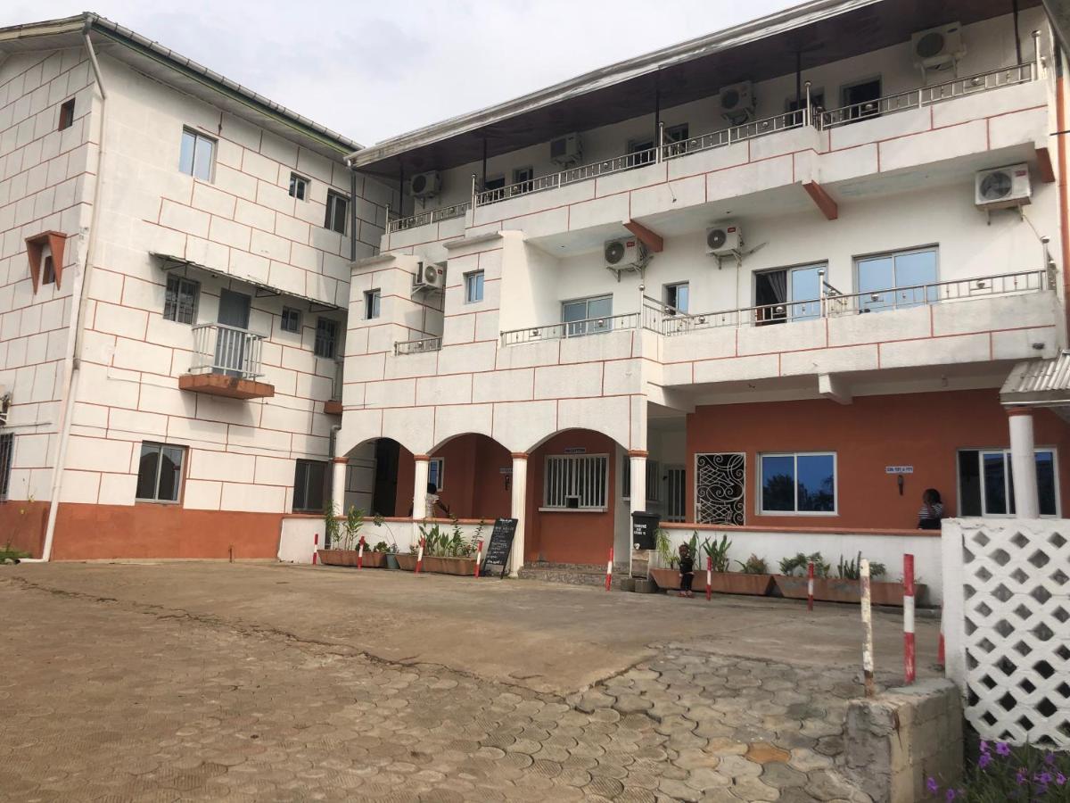 Hotel La Grace Kribi Esterno foto