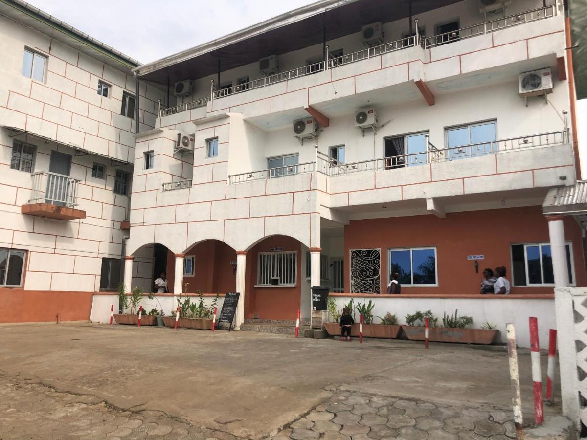Hotel La Grace Kribi Esterno foto